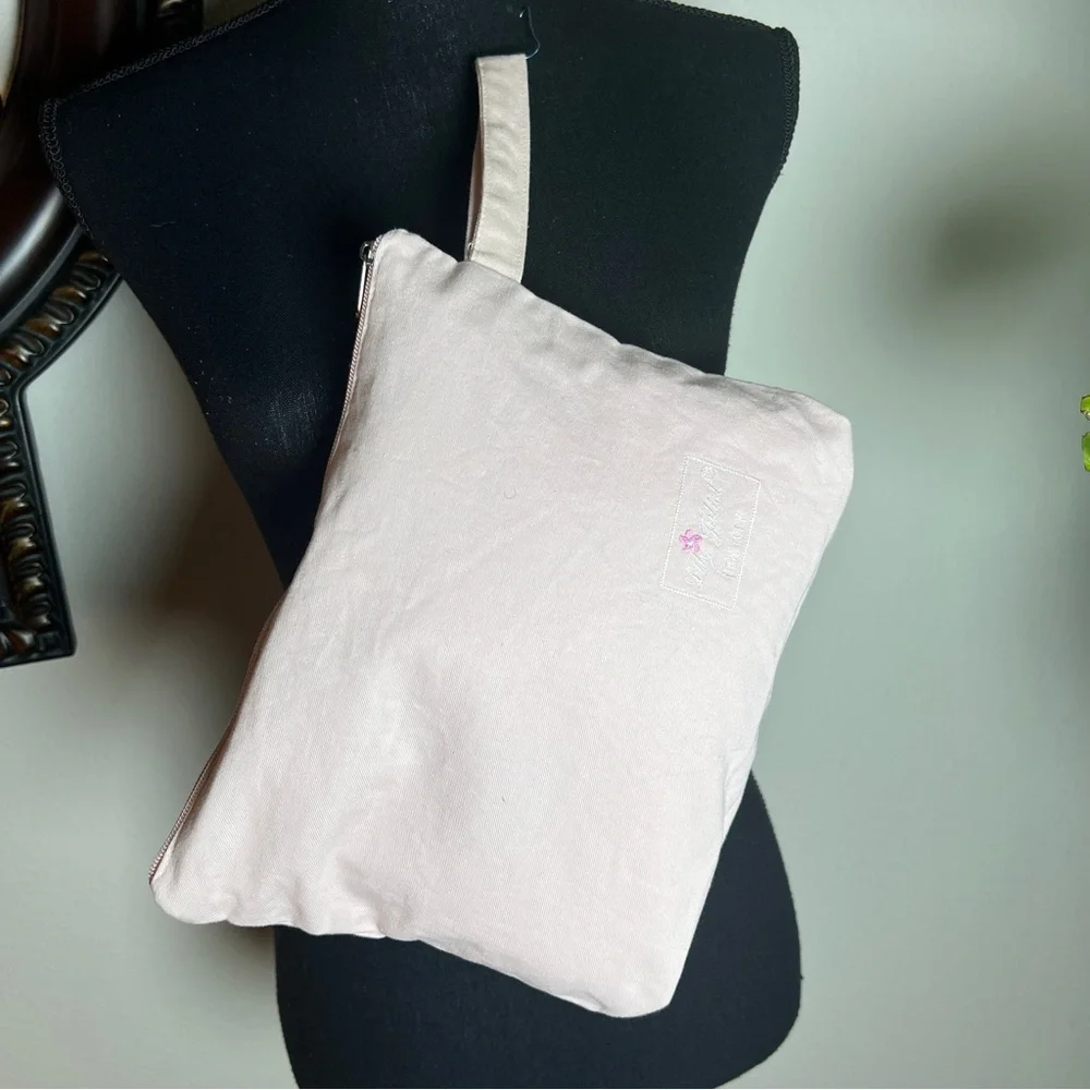 Lily Juliet Pale Pink Makeup Pouch Bag with White Monogram Embroidered “D” NEW